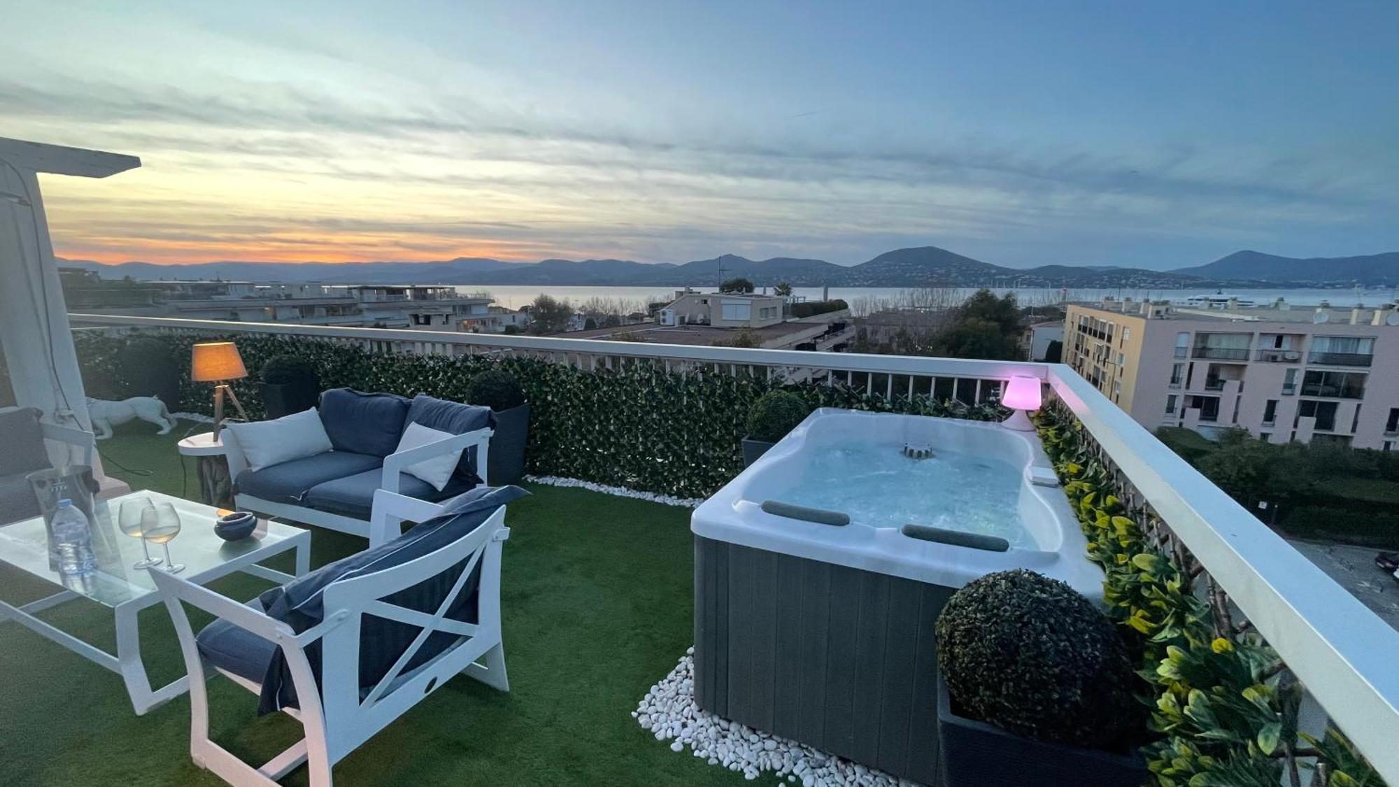 Апартаменты Saint Tropez Sea View Penthouse Экстерьер фото
